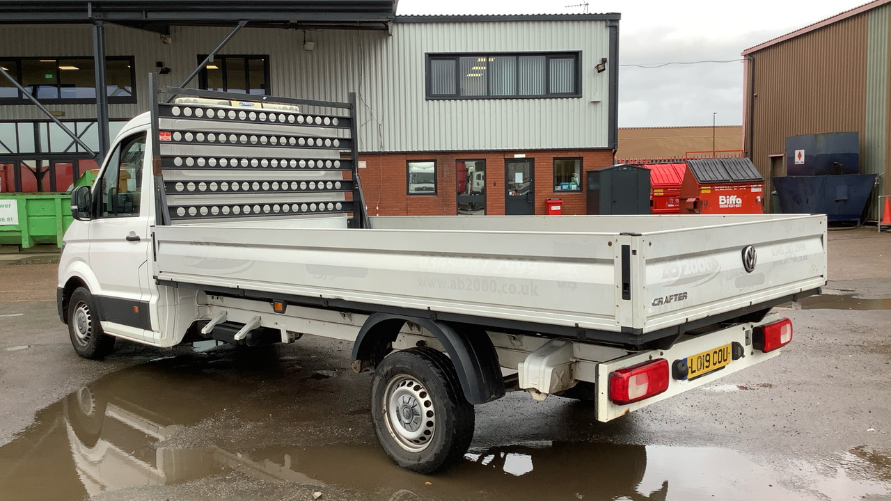 VOLKSWAGEN CRAFTER CR35 2.0 TDI 140PS STARTLINE - Open body delivery van: picture 3 VOLKSWAGEN CRAFTER CR35 2.0 TDI 140PS STARTLINE - Open body delivery van: picture 3