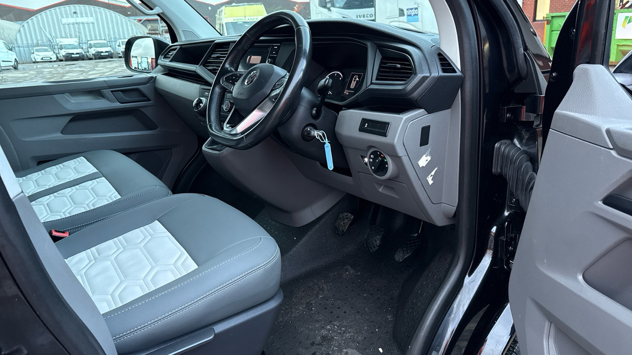 VOLKSWAGEN TRANSPORTER T28 2.0 TDI 110PS HIGHLINE CAMPER VAN - Campervan: picture 5 VOLKSWAGEN TRANSPORTER T28 2.0 TDI 110PS HIGHLINE CAMPER VAN - Campervan: picture 5