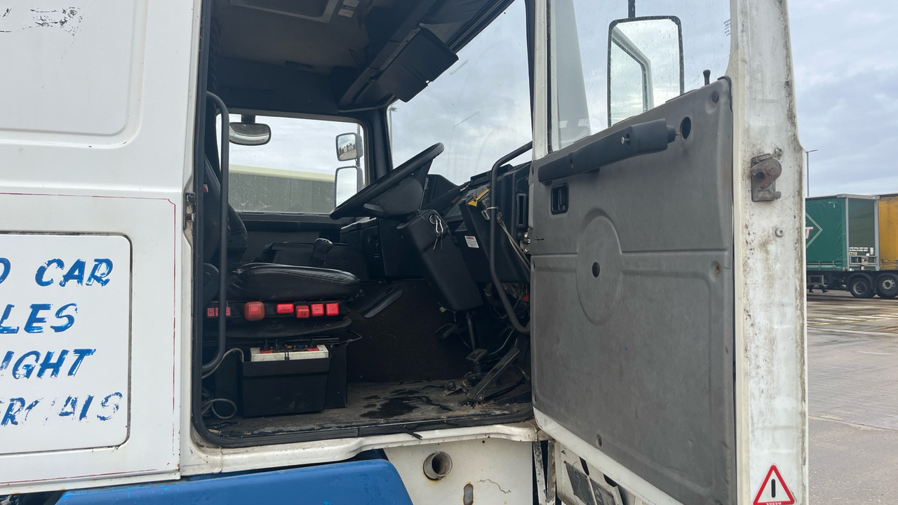 VOLVO F10 - Cab chassis truck: picture 5 VOLVO F10 - Cab chassis truck: picture 5