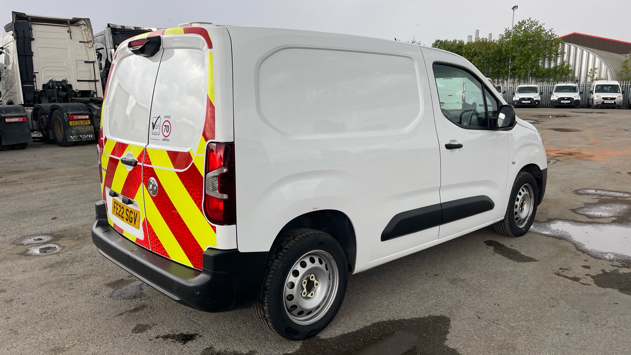 Vauxhall Combo Cargo 2300 1.5 TURBO D 100PS - Small van: picture 4 Vauxhall Combo Cargo 2300 1.5 TURBO D 100PS - Small van: picture 4