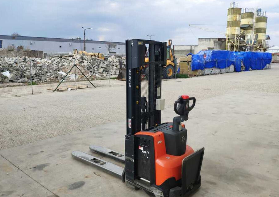 BT SWE120, forks 1400 mm - Stacker: picture 3 BT SWE120, forks 1400 mm - Stacker: picture 3