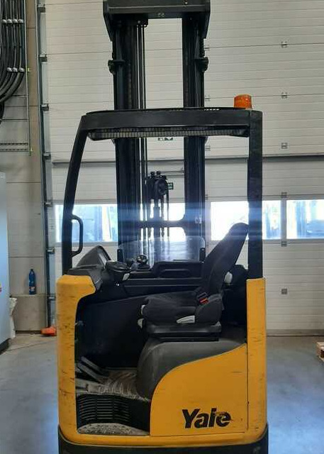 Yale MR14 - Reach truck: picture 4 Yale MR14 - Reach truck: picture 4