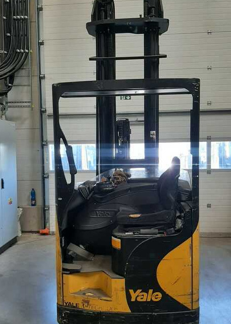 Yale MR16H - Reach truck: picture 4 Yale MR16H - Reach truck: picture 4
