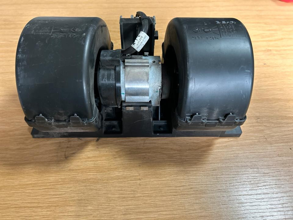 DAF CF Klimaanlage Motor A4584/A4588 - Cooling system for Truck: picture 4 DAF CF Klimaanlage Motor A4584/A4588 - Cooling system for Truck: picture 4