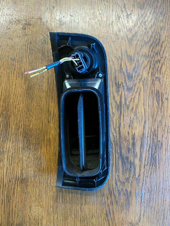 DAF XF Luftduese 1308506 L 1308507 R - Cab and interior for Truck: picture 2 DAF XF Luftduese 1308506 L 1308507 R - Cab and interior for Truck: picture 2