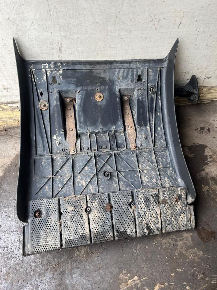 Fender for Truck IVECO Stralis 450 Kotflügel vorne rechts 41299389 / 41299388: picture 6