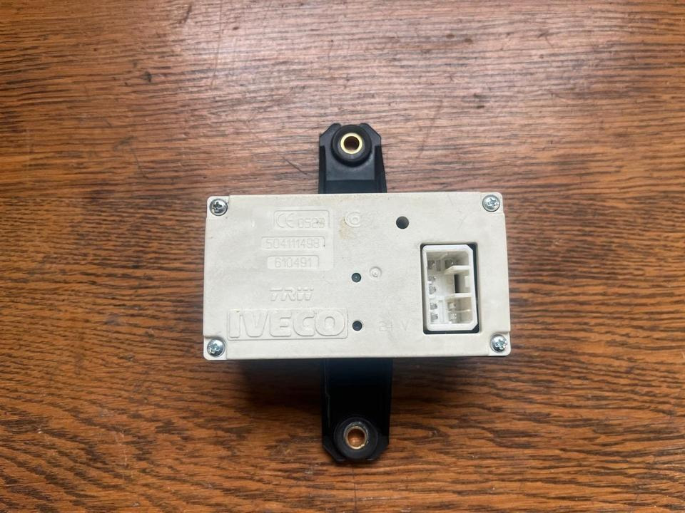 IVECO Stralis 450 Zentralverrieglung Steuergerät 504111498 - ECU for Truck: picture 1 IVECO Stralis 450 Zentralverrieglung Steuergerät 504111498 - ECU for Truck: picture 1