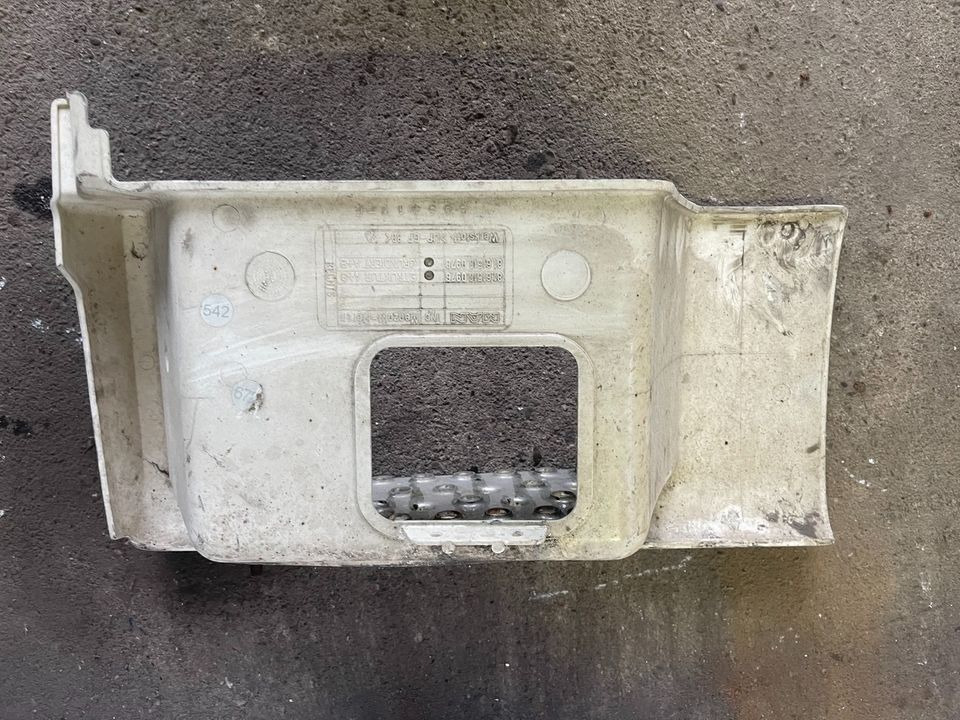 MAN TGX Einstieg Unten Rechts 81615100976 - Footstep for Truck: picture 2 MAN TGX Einstieg Unten Rechts 81615100976 - Footstep for Truck: picture 2