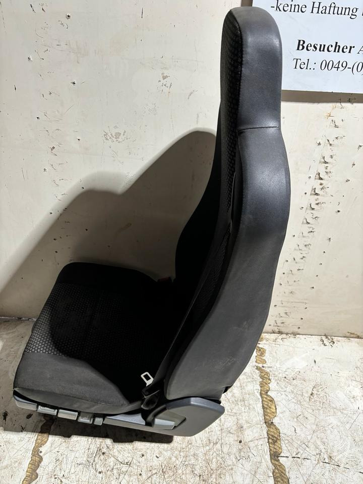 Mercedes Atego 3 Fahrersitz mit Luft - Seat for Truck: picture 5 Mercedes Atego 3 Fahrersitz mit Luft - Seat for Truck: picture 5