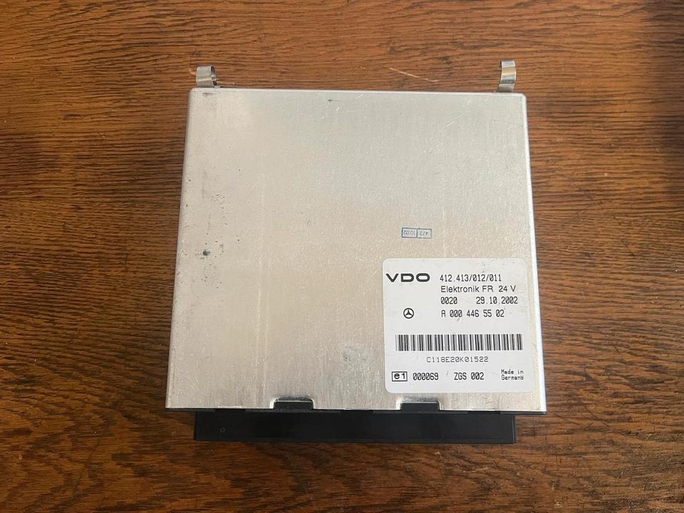Mercedes Atego VDO Elektronik FR Steuergerät A0004465502 - ECU for Truck: picture 2 Mercedes Atego VDO Elektronik FR Steuergerät A0004465502 - ECU for Truck: picture 2