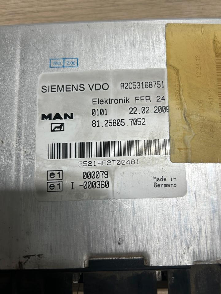 MAN Siemens VDO Elektronik FFR Steuergerät 81.25805.7052 - Spare parts: picture 3 MAN Siemens VDO Elektronik FFR Steuergerät 81.25805.7052 - Spare parts: picture 3
