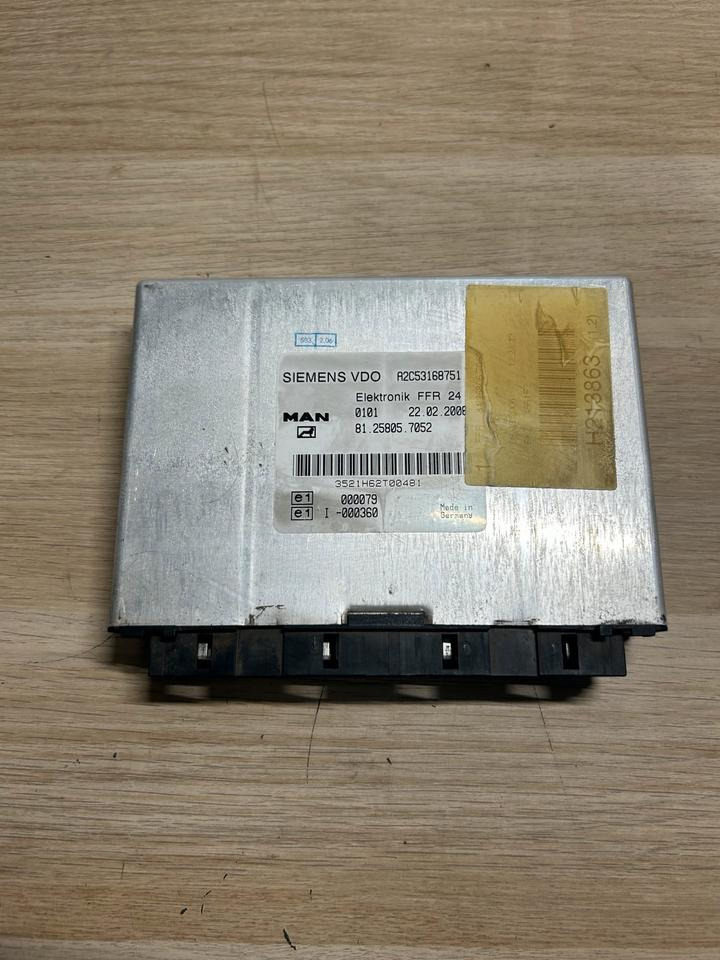 MAN Siemens VDO Elektronik FFR Steuergerät 81.25805.7052 - Spare parts: picture 2 MAN Siemens VDO Elektronik FFR Steuergerät 81.25805.7052 - Spare parts: picture 2