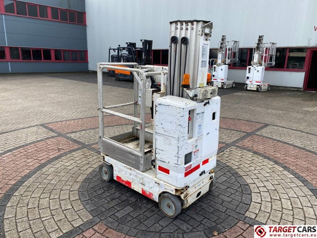 Genie GR20 RubAbout Electric Vertical Mast Lift 802cm - Vertical mast lift: picture 4 Genie GR20 RubAbout Electric Vertical Mast Lift 802cm - Vertical mast lift: picture 4
