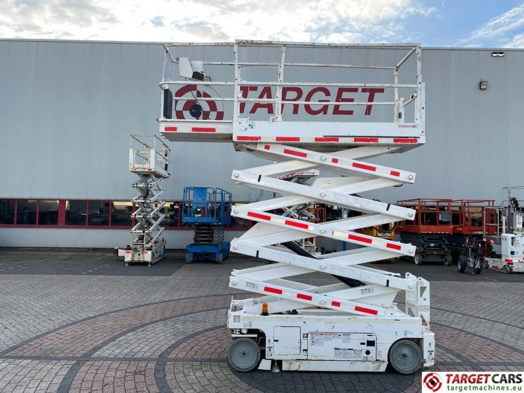 Genie GS-3232 Electric Scissor Work Lift 1175cm - Scissor lift: picture 5 Genie GS-3232 Electric Scissor Work Lift 1175cm - Scissor lift: picture 5