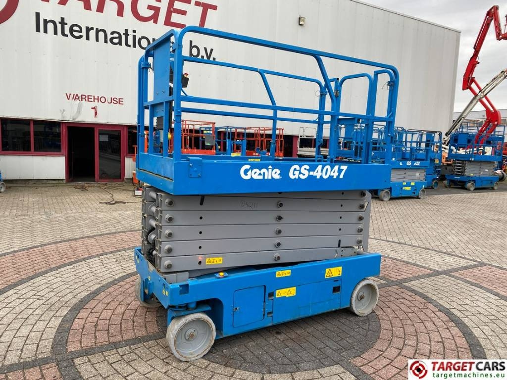 Genie GS-4047 Electric GS4047 Scissor Work Lift 1389cm - Scissor lift: picture 1 Genie GS-4047 Electric GS4047 Scissor Work Lift 1389cm - Scissor lift: picture 1