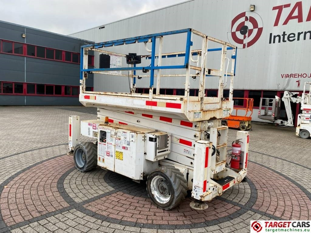 Genie GS-4069RT Diesel 4x4 Scissor Work Lift 1412cm - Scissor lift: picture 4 Genie GS-4069RT Diesel 4x4 Scissor Work Lift 1412cm - Scissor lift: picture 4