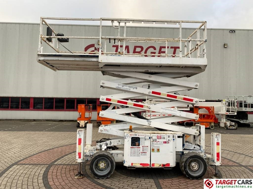 Genie GS-4069RT Diesel 4x4 Scissor Work Lift 1412cm - Scissor lift: picture 5 Genie GS-4069RT Diesel 4x4 Scissor Work Lift 1412cm - Scissor lift: picture 5