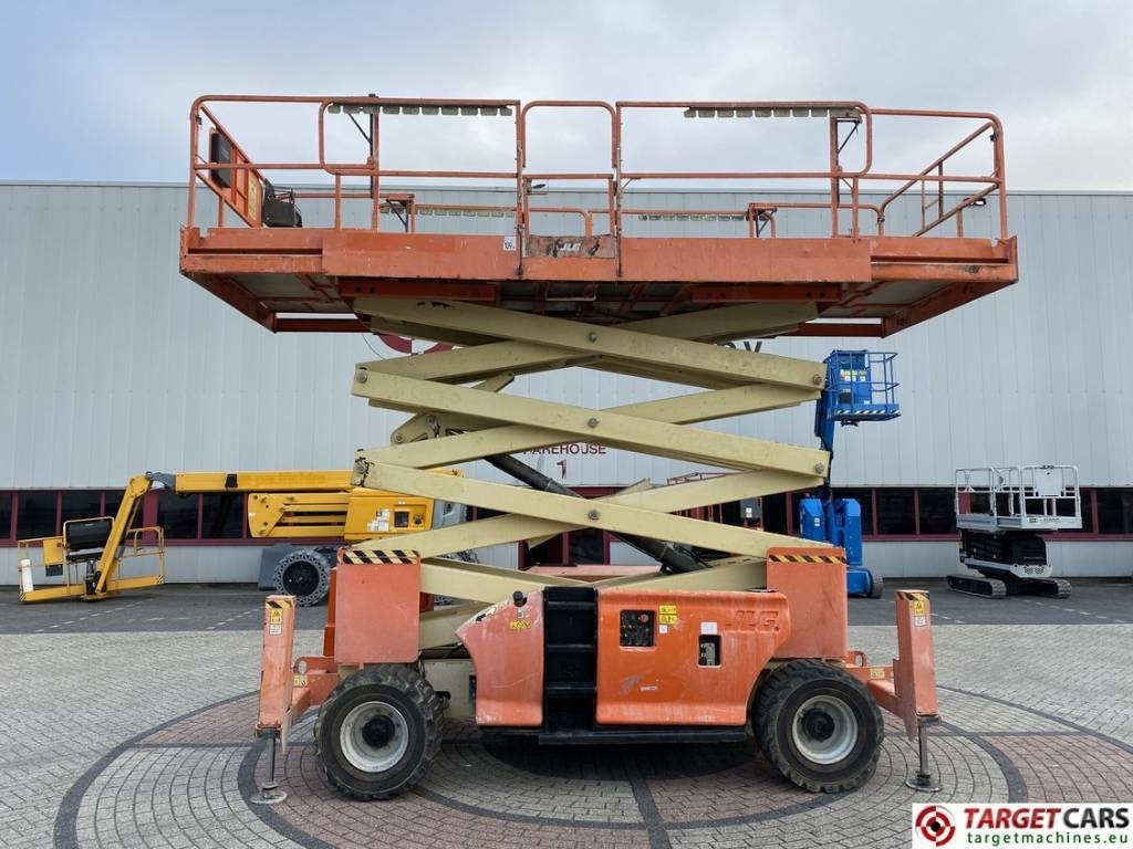 JLG 4394RT Diesel 4x4 Scissor Work Lift 1511cm - Scissor lift: picture 5 JLG 4394RT Diesel 4x4 Scissor Work Lift 1511cm - Scissor lift: picture 5