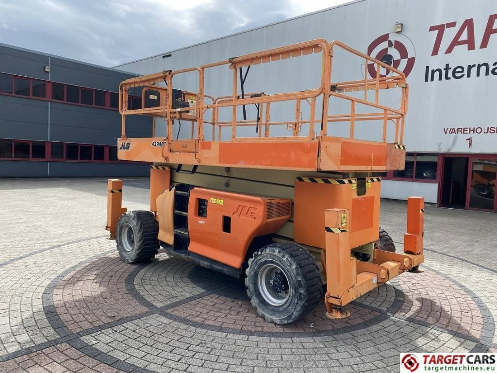 JLG 4394RT Diesel 4x4 Scissor Work Lift 1511cm - Scissor lift: picture 4 JLG 4394RT Diesel 4x4 Scissor Work Lift 1511cm - Scissor lift: picture 4