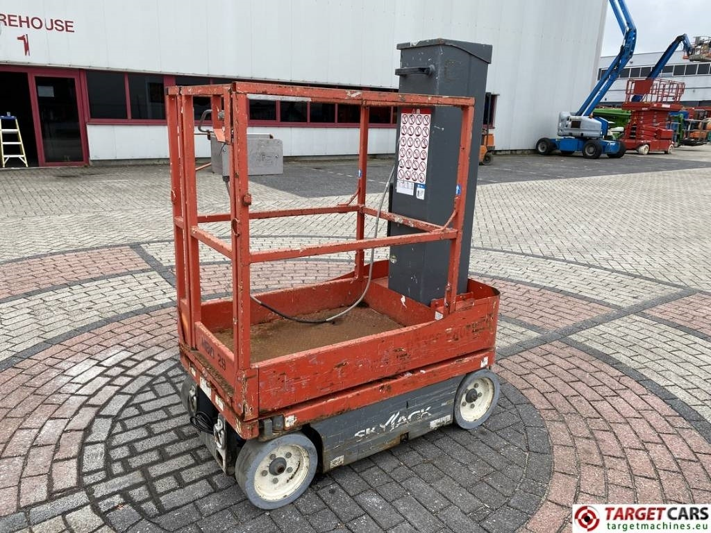 SkyJack SJ16 Electric Vertical Mast Work Lift 675cm - Aerial platform: picture 1 SkyJack SJ16 Electric Vertical Mast Work Lift 675cm - Aerial platform: picture 1