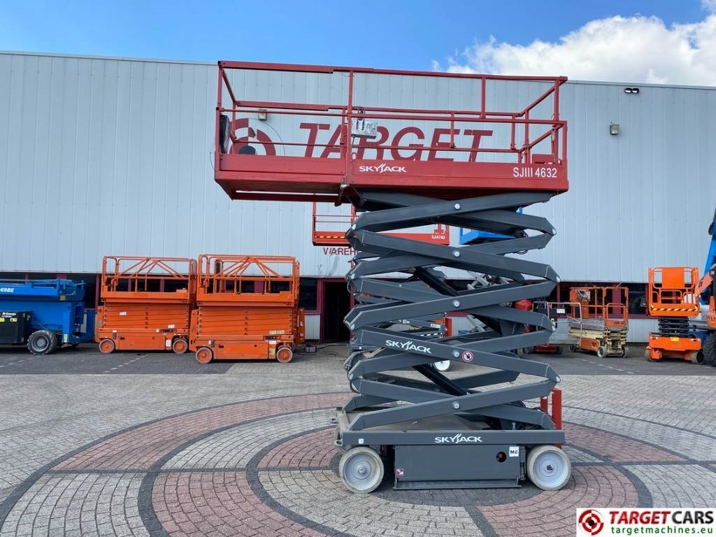 SkyJack SJ4632 Electric 4632 Scissor Work LIft 1170cm - Scissor lift: picture 5 SkyJack SJ4632 Electric 4632 Scissor Work LIft 1170cm - Scissor lift: picture 5