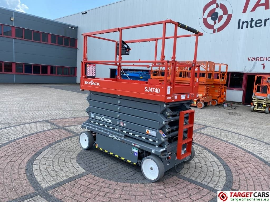 SkyJack SJ4740 Electric 4740 Scissor Work Lift 1380cm - Scissor lift: picture 4 SkyJack SJ4740 Electric 4740 Scissor Work Lift 1380cm - Scissor lift: picture 4