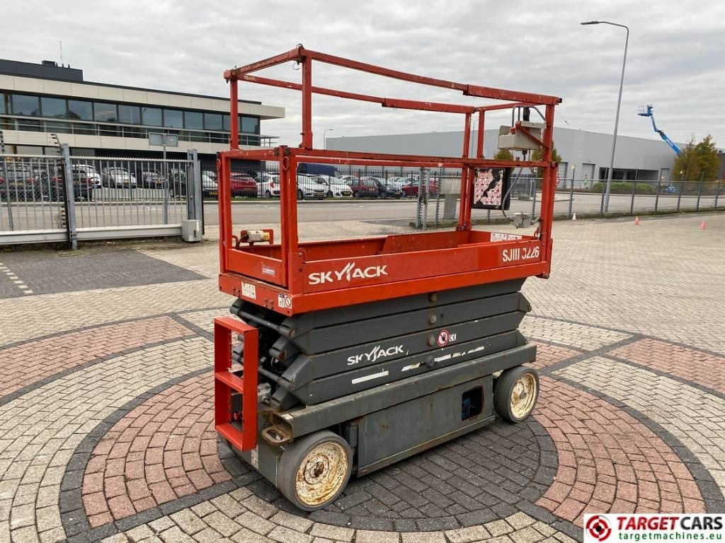 SkyJack SJIII-3226 Electric 3226 Scissor Work Lift 990cm - Scissor lift: picture 3 SkyJack SJIII-3226 Electric 3226 Scissor Work Lift 990cm - Scissor lift: picture 3