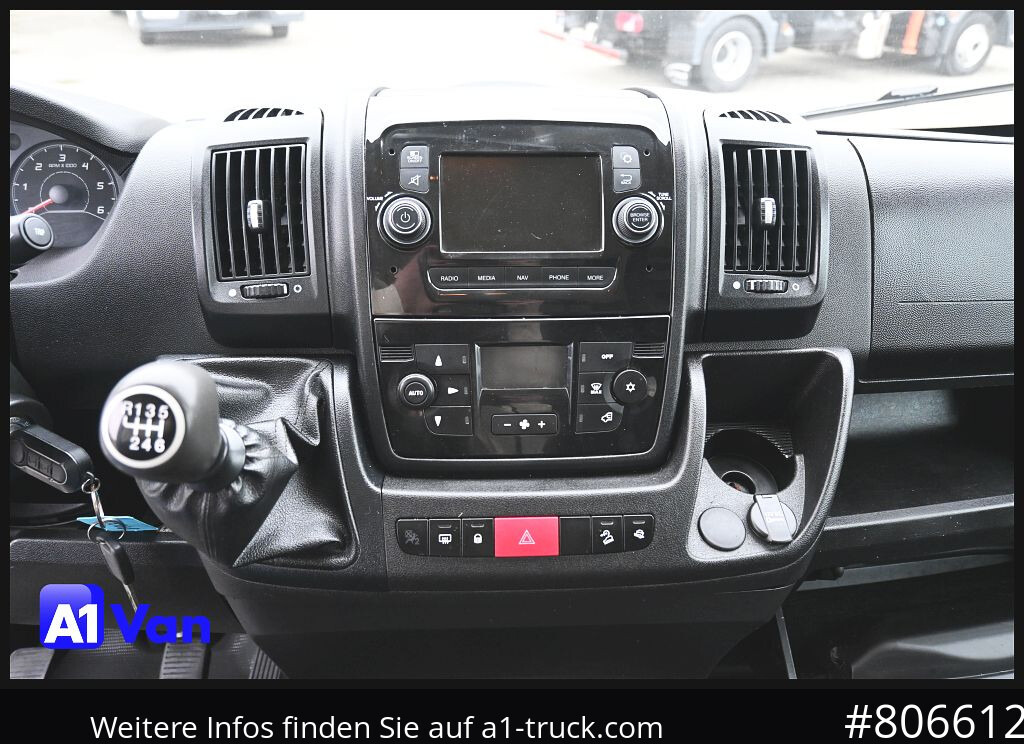 Interior photo 1: Truck PEUGEOT Boxer Doka Kipper, AHK, Klima, Standheizung