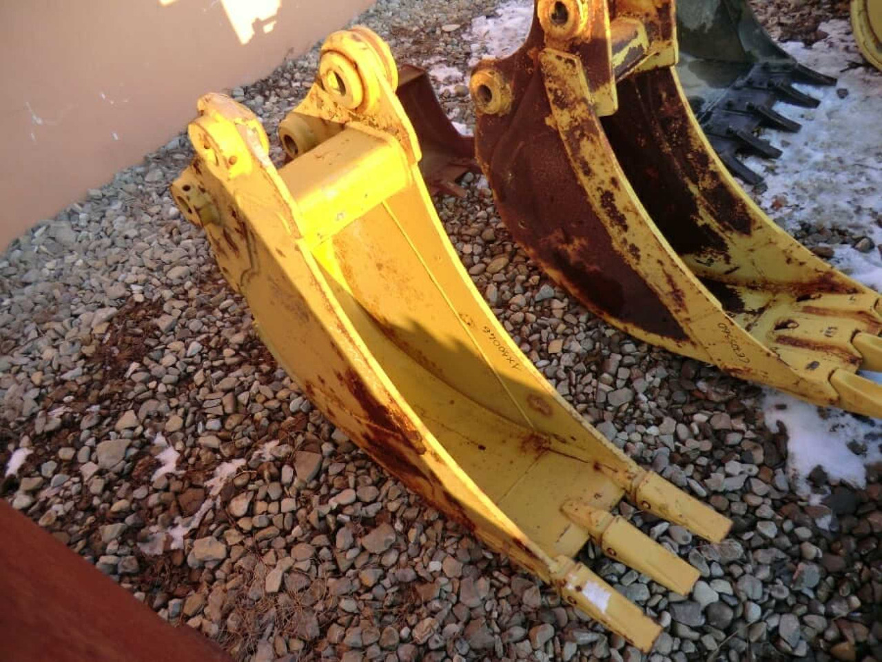 Caterpillar 307 Benna HD con denti, marca ROMEA, peso 200 kg, anno di costruzione 2004. Larghezza mm 300. - Excavator bucket: picture 1 Caterpillar 307 Benna HD con denti, marca ROMEA, peso 200 kg, anno di costruzione 2004. Larghezza mm 300. - Excavator bucket: picture 1