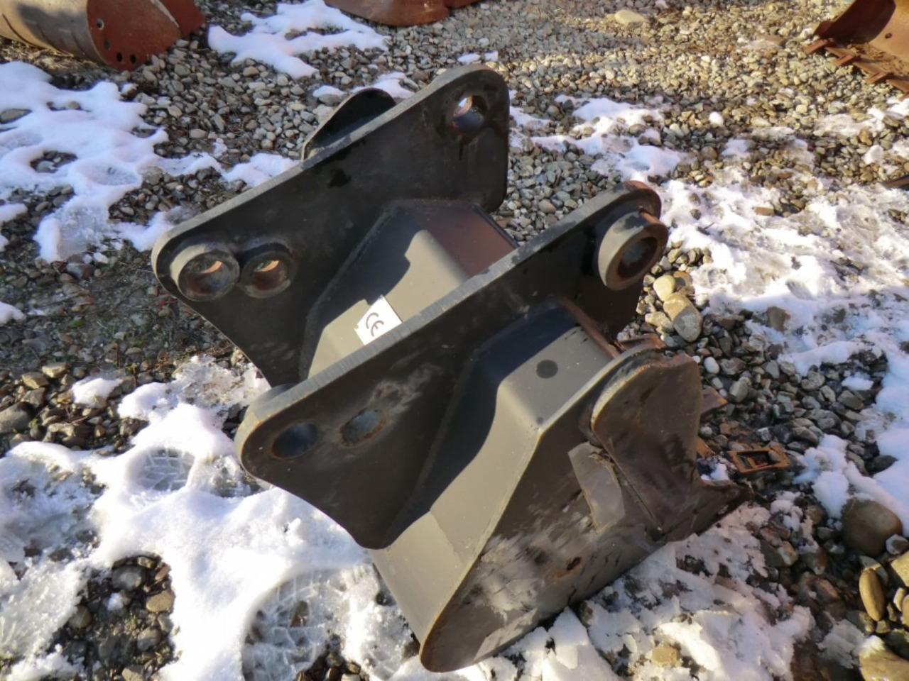 Caterpillar 428 Benna con denti per retroescavaore terna, larghezza mm 600, peso kg 170, anno di costruzione 03/06. - Excavator bucket: picture 4 Caterpillar 428 Benna con denti per retroescavaore terna, larghezza mm 600, peso kg 170, anno di costruzione 03/06. - Excavator bucket: picture 4