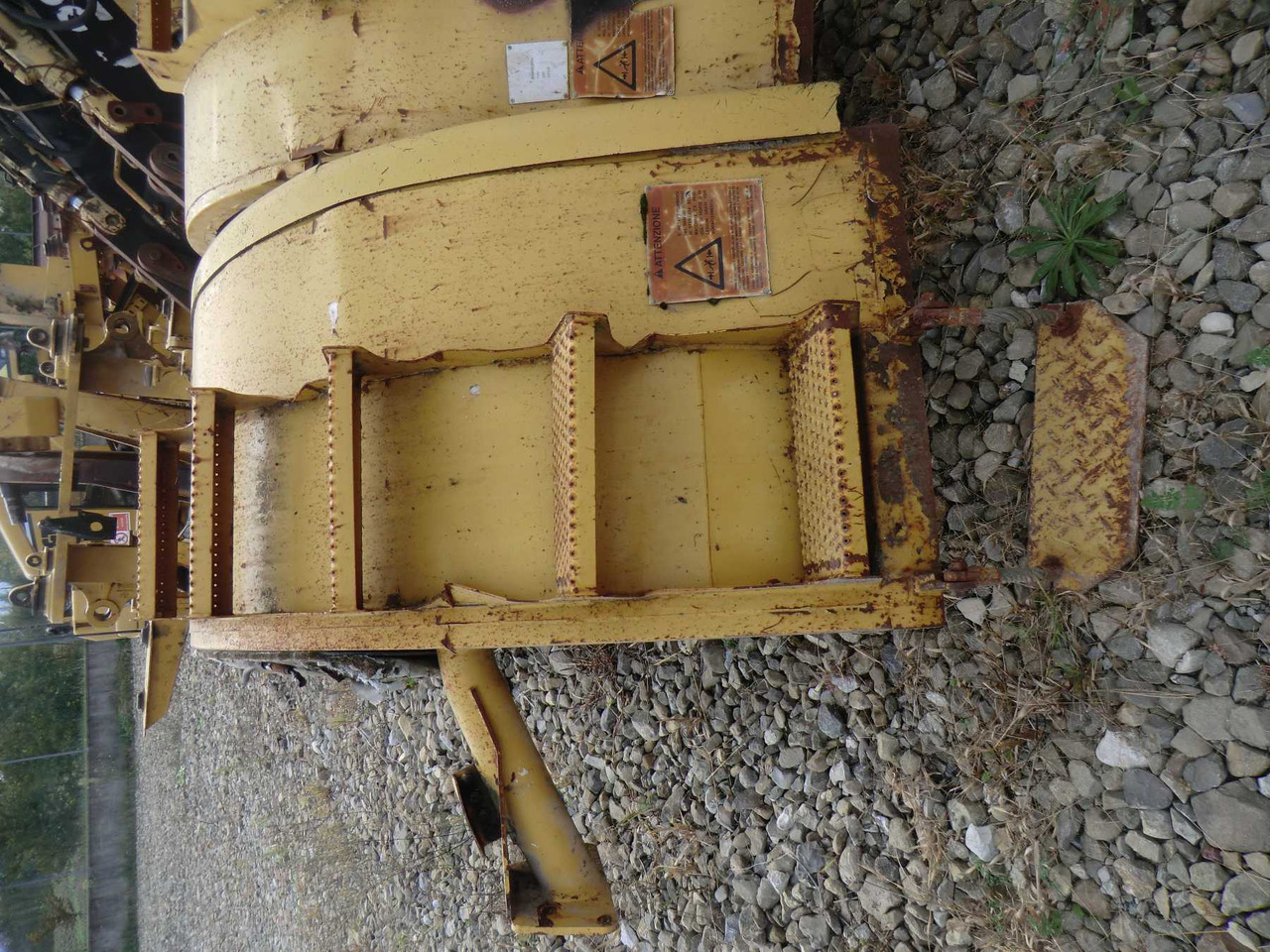 Caterpillar 735 Parafango anteriore destro e sinistro. - Fender for Construction machinery: picture 2 Caterpillar 735 Parafango anteriore destro e sinistro. - Fender for Construction machinery: picture 2