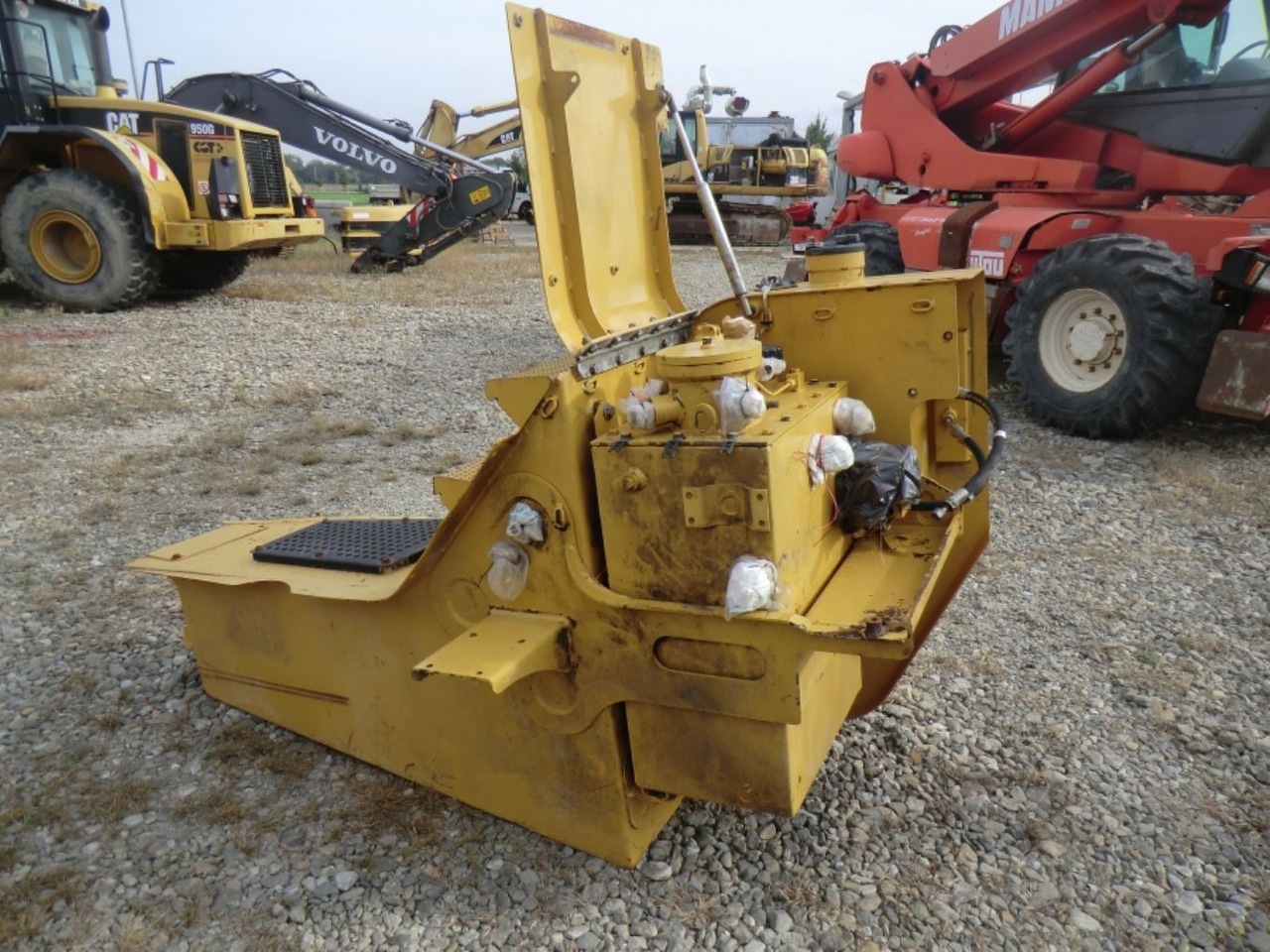 Caterpillar 735 Serbatoio gasolio - Fuel tank for Construction machinery: picture 4 Caterpillar 735 Serbatoio gasolio - Fuel tank for Construction machinery: picture 4