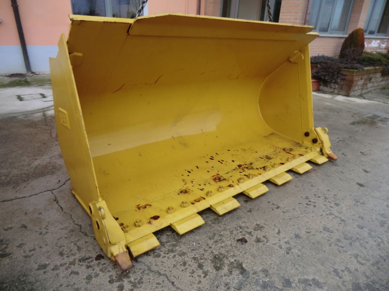 Caterpillar 963D Benna come nuova, completa di segmenti. - Loader bucket: picture 1 Caterpillar 963D Benna come nuova, completa di segmenti. - Loader bucket: picture 1