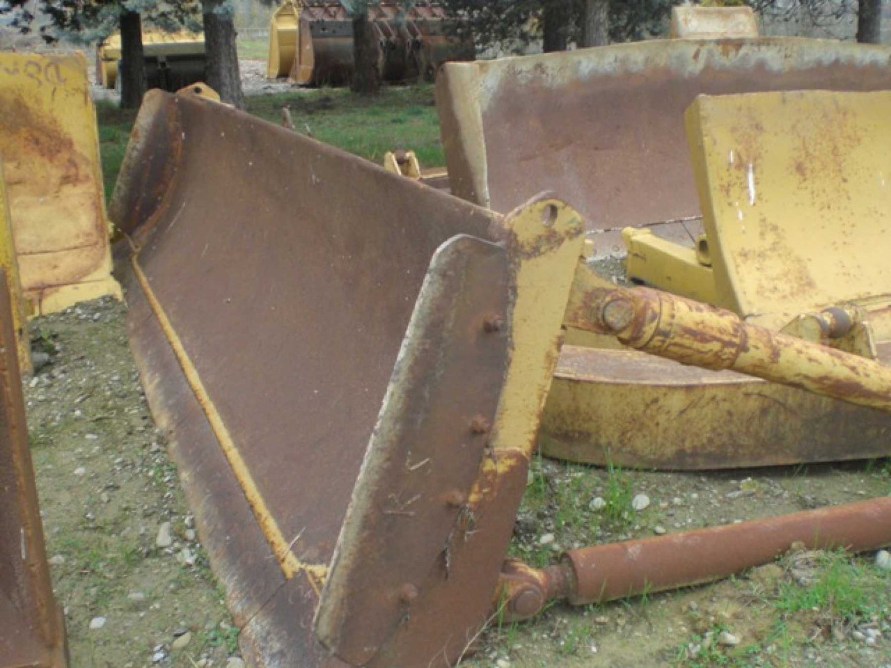 Caterpillar D8H D8K LAMA ANGLEDOZER CON TILT - Blade for Bulldozer: picture 1 Caterpillar D8H D8K LAMA ANGLEDOZER CON TILT - Blade for Bulldozer: picture 1