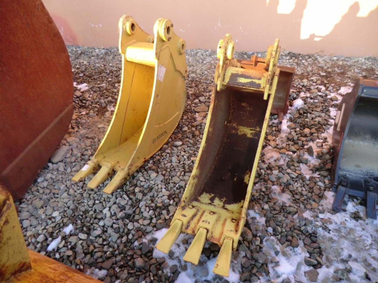 Caterpillar E70 Benna con denti, larghezza mm 350 - Excavator bucket: picture 5 Caterpillar E70 Benna con denti, larghezza mm 350 - Excavator bucket: picture 5