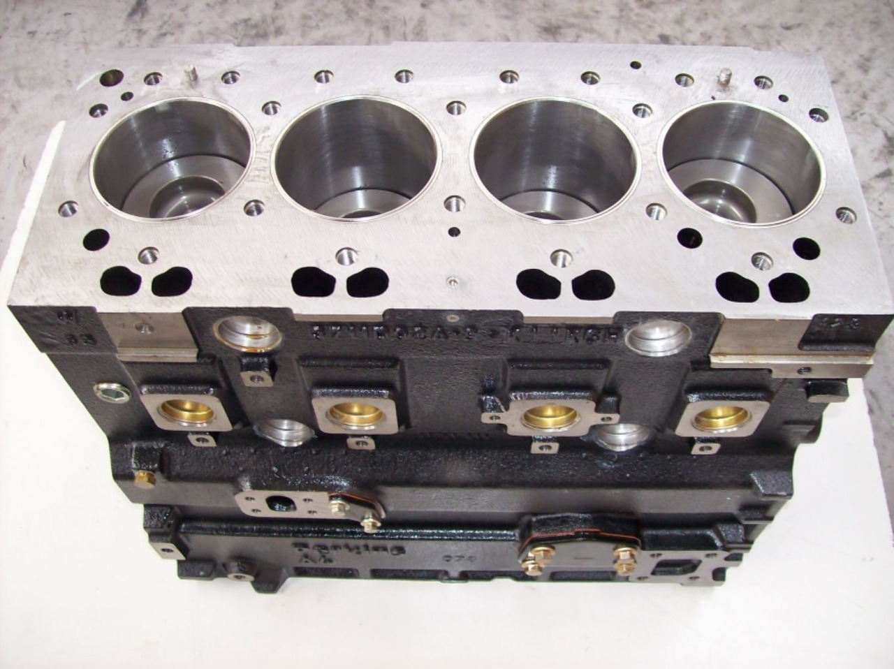 Caterpillar Short Block 3054 - Cylinder block for Construction machinery: picture 2 Caterpillar Short Block 3054 - Cylinder block for Construction machinery: picture 2