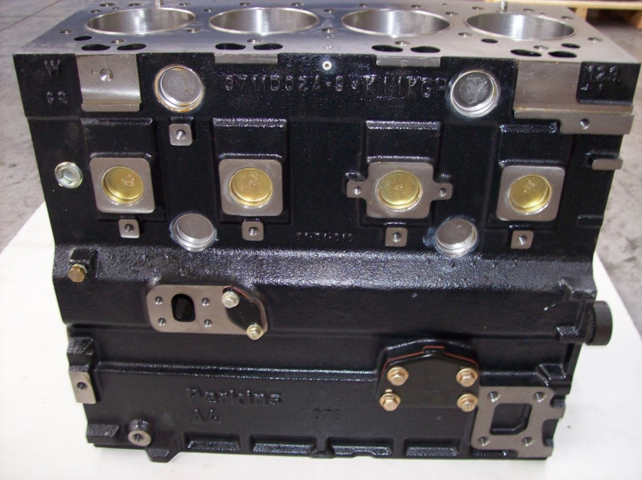 Caterpillar Short Block 3054 - Cylinder block for Construction machinery: picture 1 Caterpillar Short Block 3054 - Cylinder block for Construction machinery: picture 1
