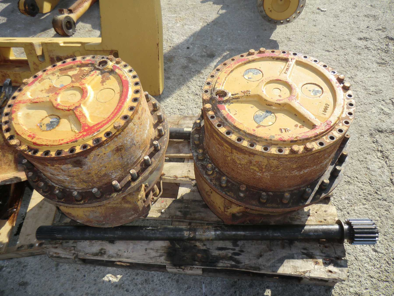 FIAT ALLIS FR20 Riduttore di traslazione. Può essere montato sia su assale anteriore sia su posteriore - Transmission for Construction machinery: picture 1 FIAT ALLIS FR20 Riduttore di traslazione. Può essere montato sia su assale anteriore sia su posteriore - Transmission for Construction machinery: picture 1