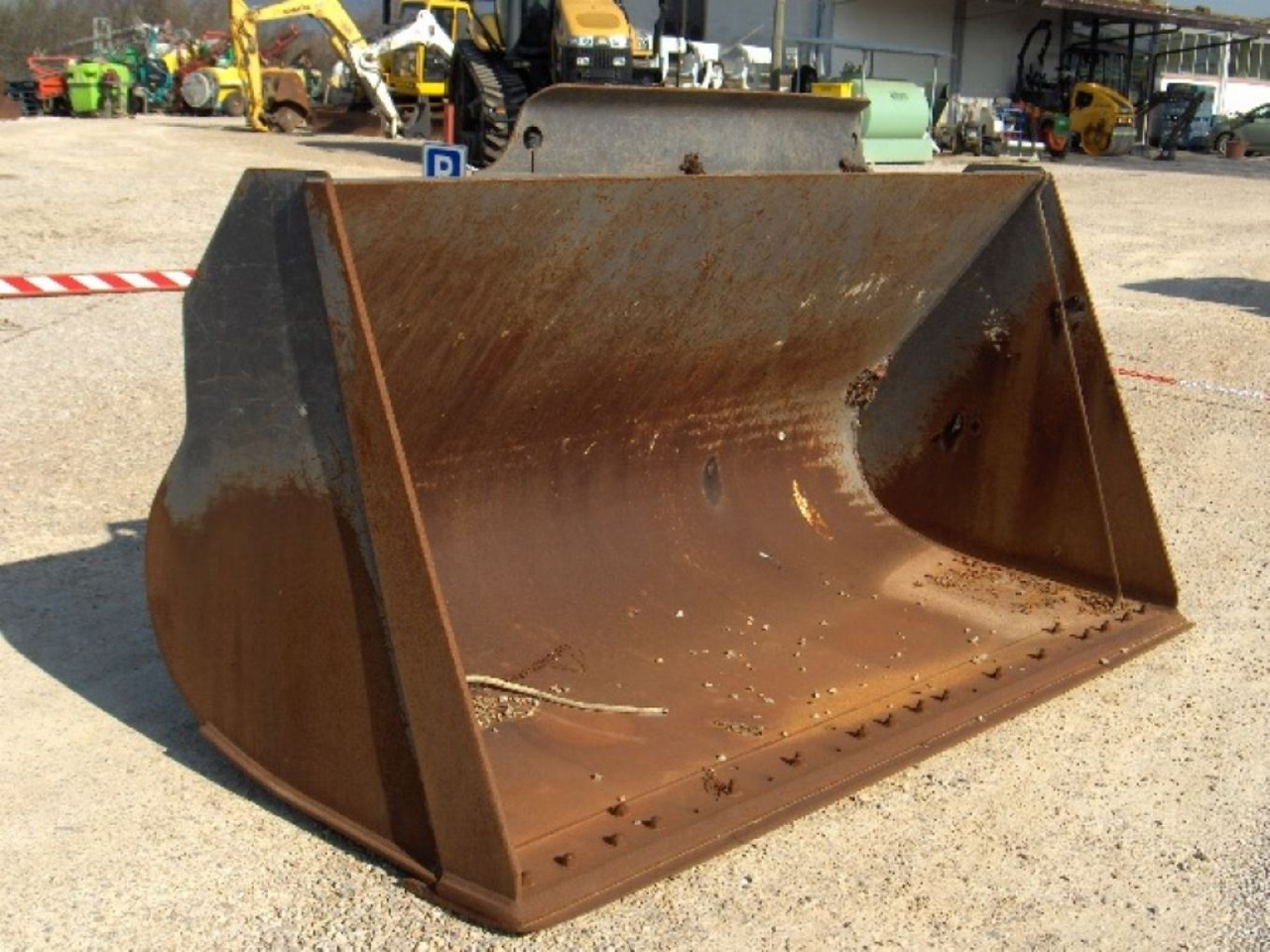 VOLVO L70F BENNA CON ATTACCO RAPIDO, LAMA 2550mm, MOD. 83738 - Loader bucket: picture 1 VOLVO L70F BENNA CON ATTACCO RAPIDO, LAMA 2550mm, MOD. 83738 - Loader bucket: picture 1