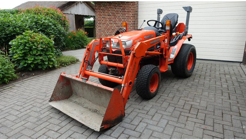 Kubota B2230 HST Hydrostaat MOTOR DEFECT - Compact tractor: picture 1 Kubota B2230 HST Hydrostaat MOTOR DEFECT - Compact tractor: picture 1