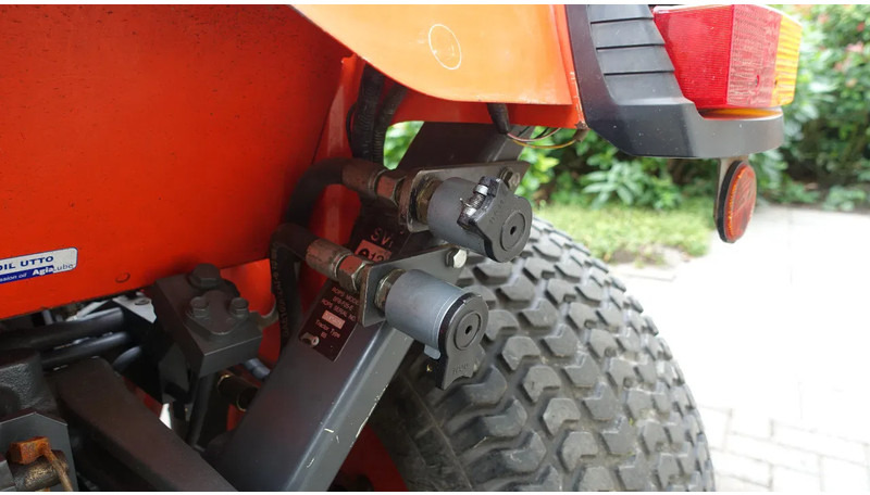 Kubota B2230 HST Hydrostaat MOTOR DEFECT - Compact tractor: picture 5 Kubota B2230 HST Hydrostaat MOTOR DEFECT - Compact tractor: picture 5