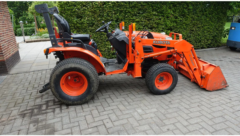 Kubota B2230 HST Hydrostaat MOTOR DEFECT - Compact tractor: picture 3 Kubota B2230 HST Hydrostaat MOTOR DEFECT - Compact tractor: picture 3