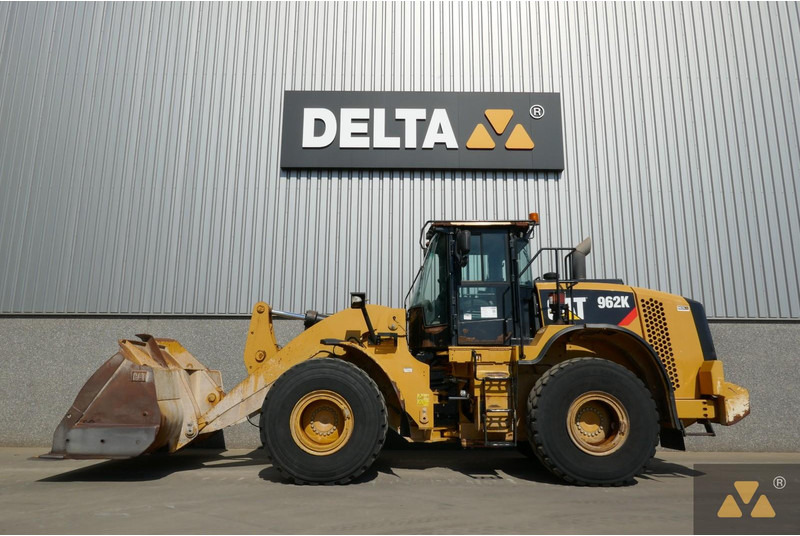 Wheel loader Caterpillar 962K: picture 1