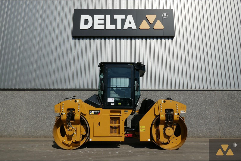 Caterpillar CB10 - Roller: picture 1 Caterpillar CB10 - Roller: picture 1