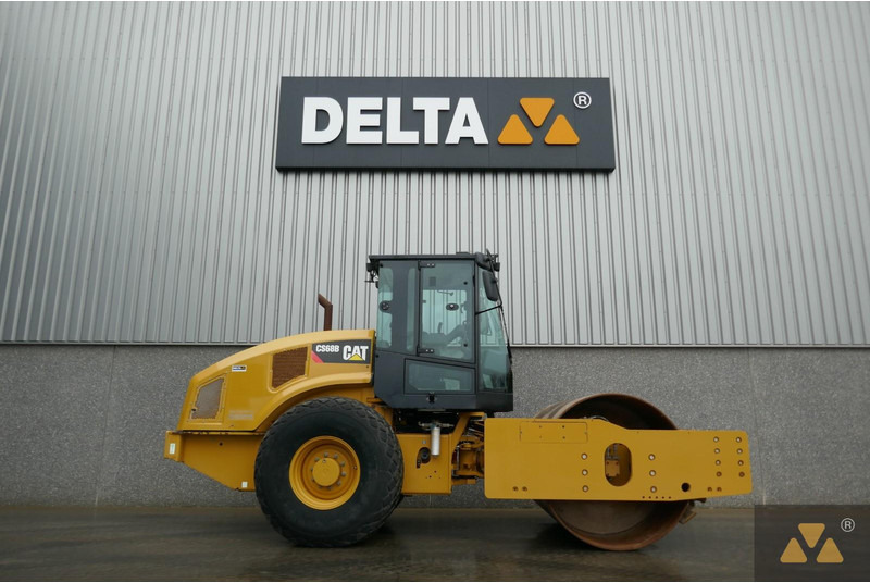 Caterpillar CS68B - Roller: picture 2 Caterpillar CS68B - Roller: picture 2
