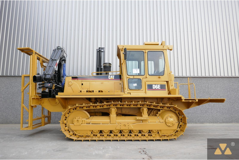 Caterpillar D6E Welding Tractor - Construction machinery: picture 1 Caterpillar D6E Welding Tractor - Construction machinery: picture 1