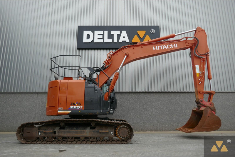 Hitachi ZX225USLC-6 - Crawler excavator: picture 2 Hitachi ZX225USLC-6 - Crawler excavator: picture 2