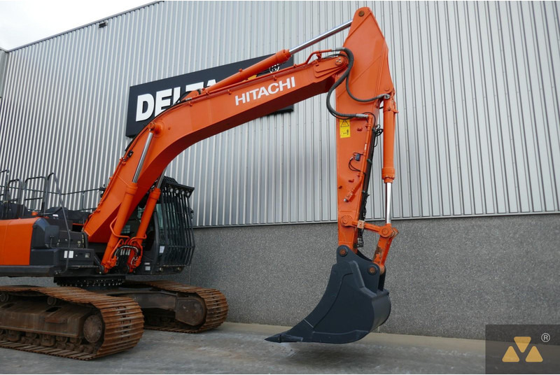 Crawler excavator Hitachi ZX300LC-6: picture 9