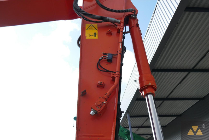 Crawler excavator Hitachi ZX300LC-6: picture 11