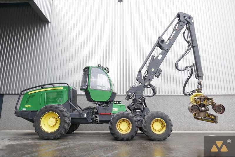 John Deere 1270E - Forestry harvester: picture 2 John Deere 1270E - Forestry harvester: picture 2